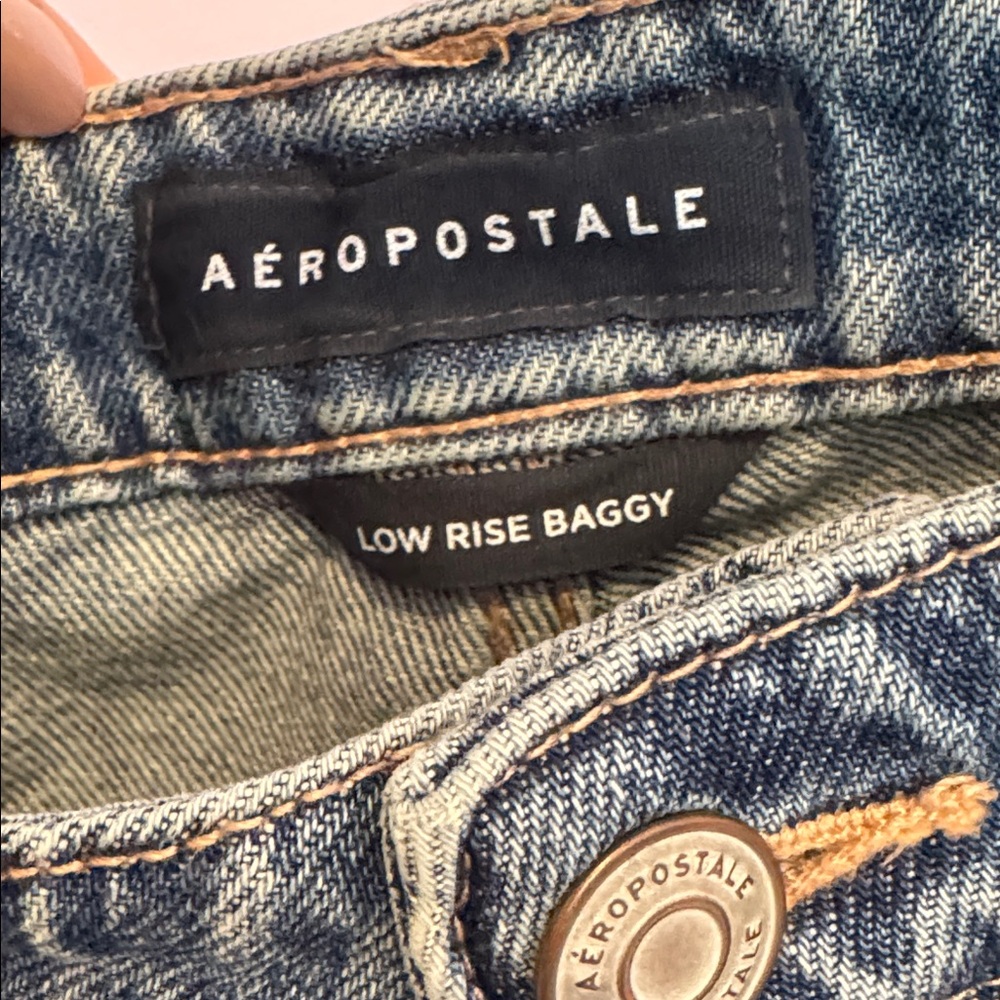 Aeropostale Women's Low Rise Baggy Straight Leg Jeans in Light Blue Wash - Picture 2 of 6